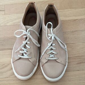 Men's Cream Oxfords with White Laces, Size 10